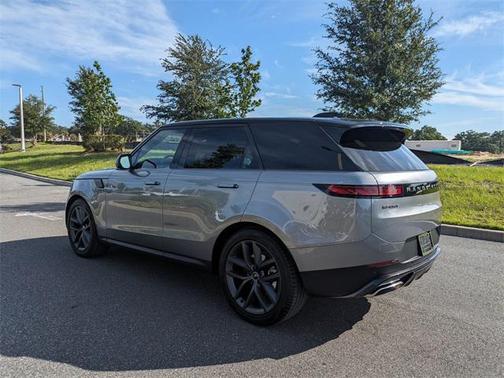 2025 Land Rover Range Rover Sport SE