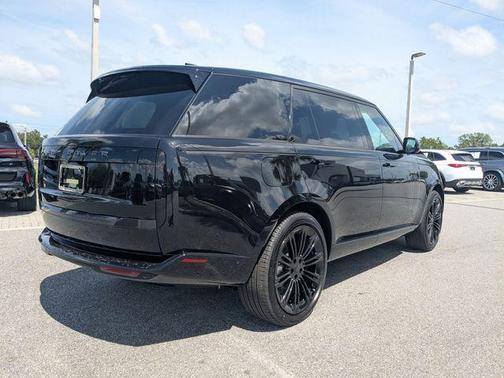 Black 2026 Land Rover Range Rover P400 SE 7 Seat