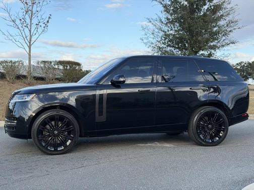 2023 Land Rover Range Rover P530 SE