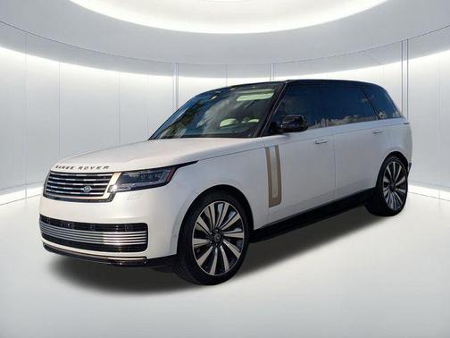 2025 Land Rover Range Rover P615 SV