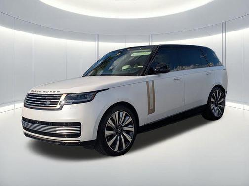 2025 Land Rover Range Rover P615 SV