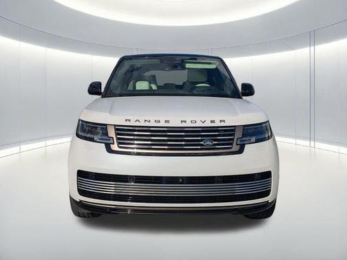 2025 Land Rover Range Rover P615 SV