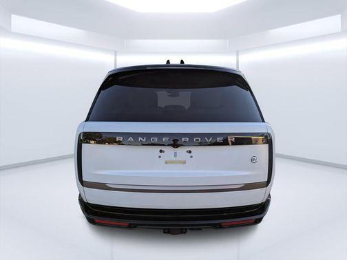 2025 Land Rover Range Rover P615 SV