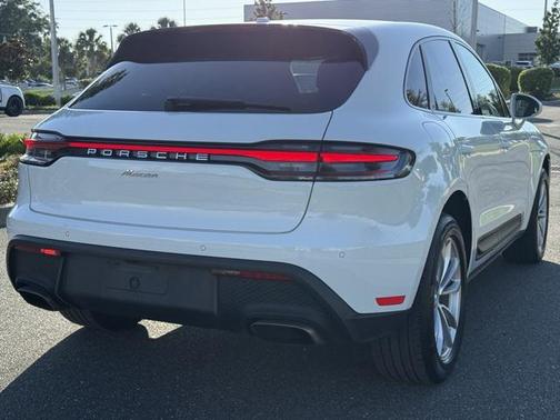 2022 Porsche Macan Base