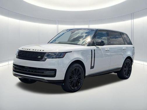 White 2026 Land Rover Range Rover P400 SE 7 Seat