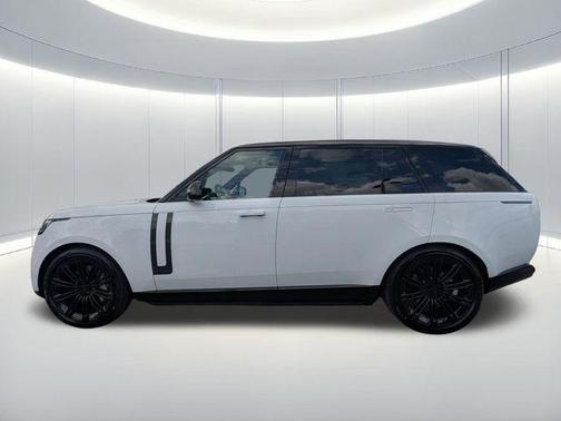 White 2026 Land Rover Range Rover P530 SE 7 Seat