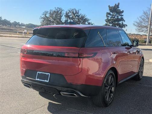 2026 Land Rover Range Rover Sport SE