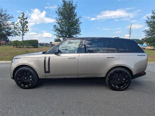 2025 Land Rover Range Rover P530 SE 7 Seat