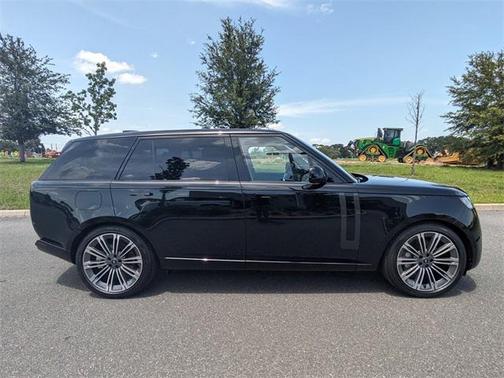 2025 Land Rover Range Rover P530 SE 7 Seat