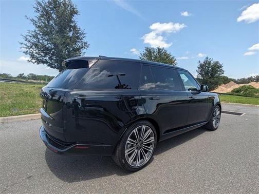 2025 Land Rover Range Rover P530 SE 7 Seat
