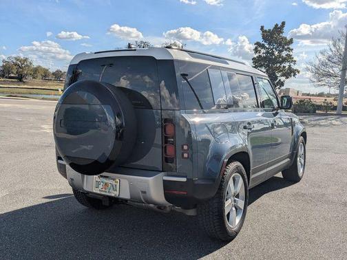 2025 Land Rover Defender 110 P400 S