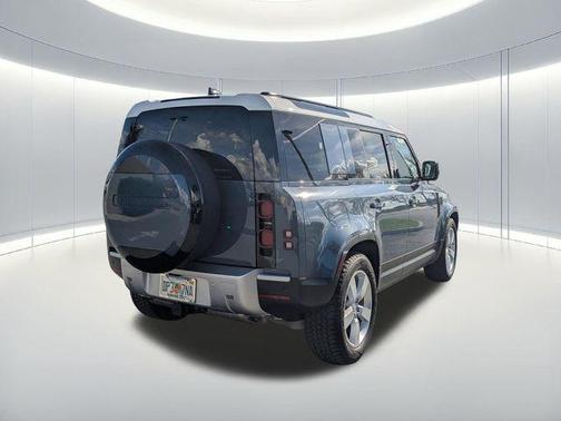 2025 Land Rover Defender 110 P400 S