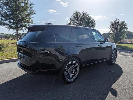 2025 Land Rover Range Rover P530 SE 7 Seat