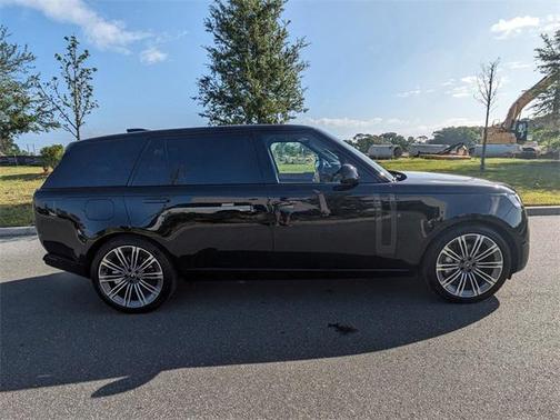 2025 Land Rover Range Rover P530 SE 7 Seat