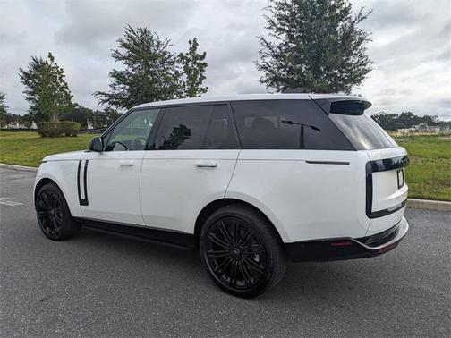 2025 Land Rover Range Rover P530 SE