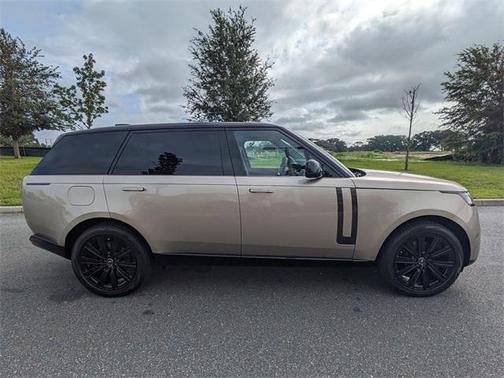 2025 Land Rover Range Rover P400 SE 7 Seat