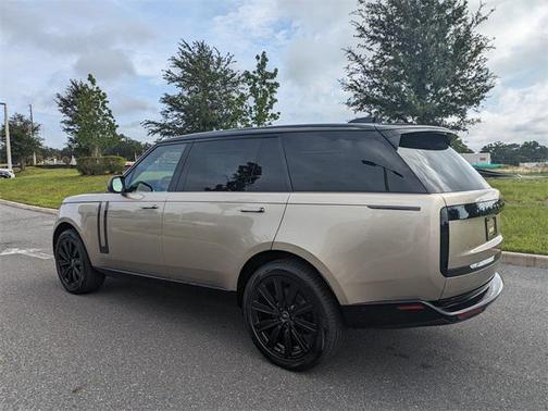 2025 Land Rover Range Rover P400 SE 7 Seat