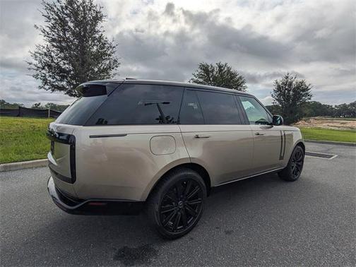 2025 Land Rover Range Rover P400 SE 7 Seat