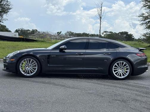 2020 Porsche Panamera E-Hybrid 4
