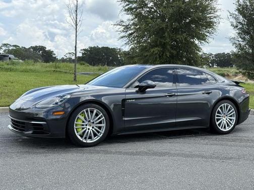 2020 Porsche Panamera E-Hybrid 4