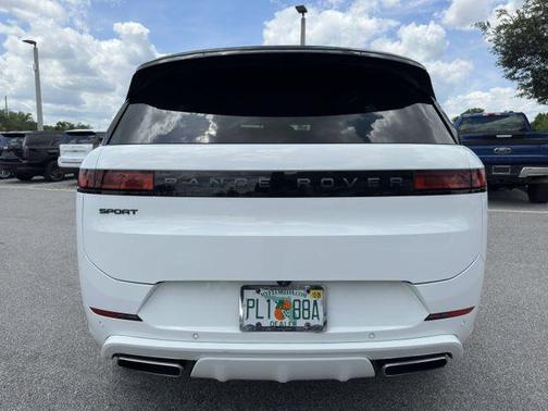Fuji White 2024 Land Rover Range Rover Sport SE