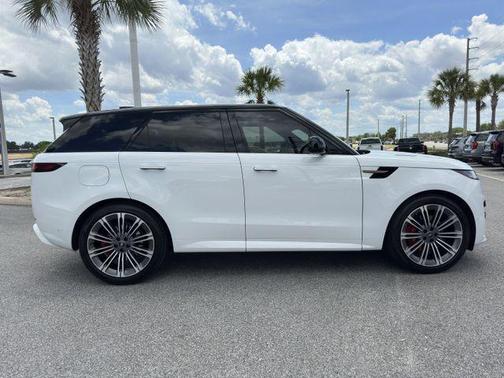 Fuji White 2024 Land Rover Range Rover Sport SE