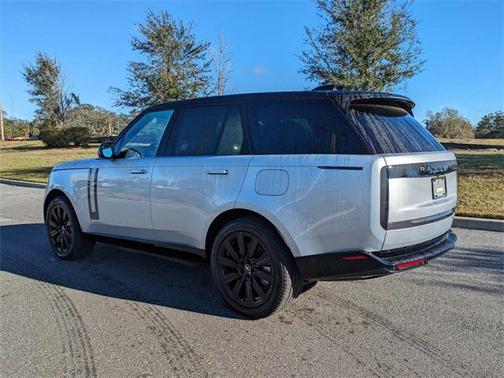 2025 Land Rover Range Rover P550e SE