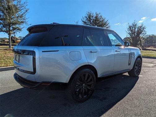 2025 Land Rover Range Rover P550e SE