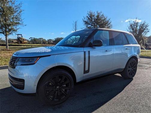 2025 Land Rover Range Rover P550e SE