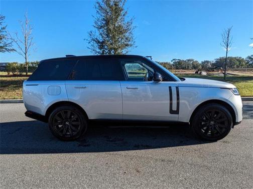 2025 Land Rover Range Rover P550e SE