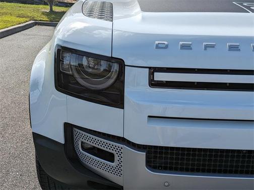 2025 Land Rover Defender 90 P300 S