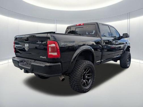 Diamond Black Crystal Pearlcoat 2022 RAM 2500 Big Horn Crew Cab 4x4 6'4' Box