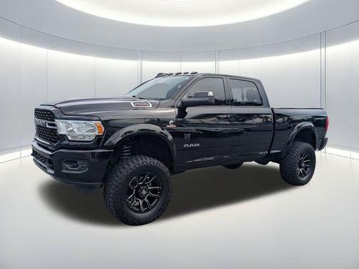 Diamond Black Crystal Pearlcoat 2022 RAM 2500 Big Horn Crew Cab 4x4 6'4' Box
