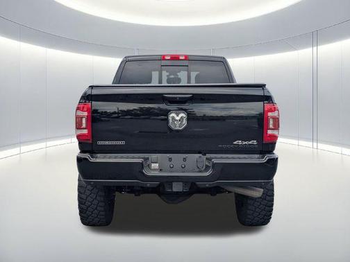 Diamond Black Crystal Pearlcoat 2022 RAM 2500 Big Horn Crew Cab 4x4 6'4' Box