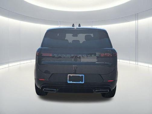 2026 Land Rover Range Rover Sport SE