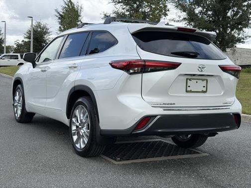 2022 Toyota Highlander Limited