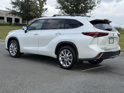 2022 Toyota Highlander Limited
