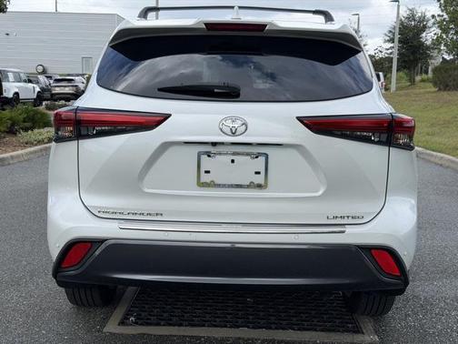2022 Toyota Highlander Limited