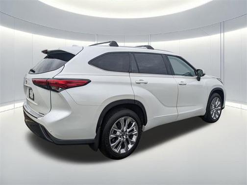 2022 Toyota Highlander Limited