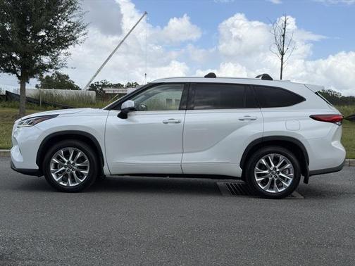 2022 Toyota Highlander Limited