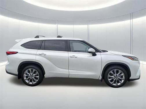 2022 Toyota Highlander Limited