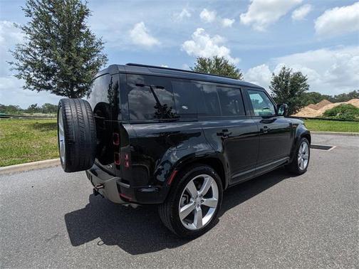 2023 Land Rover Defender 110 X-Dynamic SE