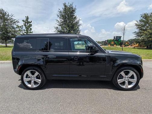 2023 Land Rover Defender 110 X-Dynamic SE