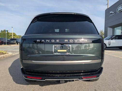 Green 2026 Land Rover Range Rover P400 SE 7 Seat