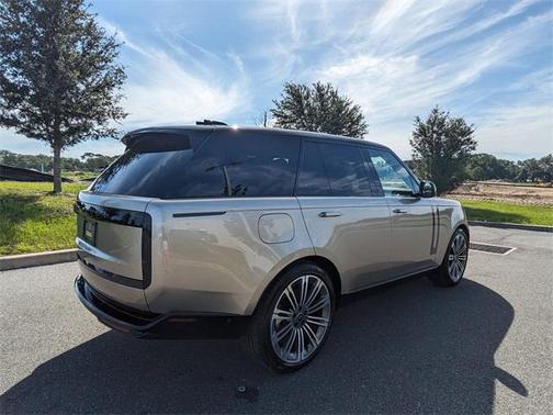 2025 Land Rover Range Rover P400 SE