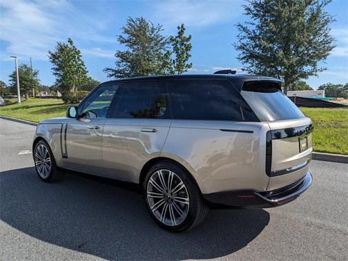 2025 Land Rover Range Rover P400 SE