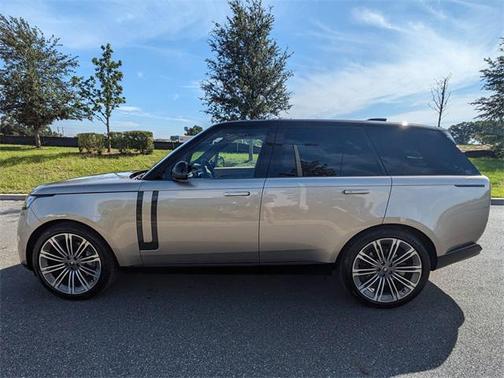2025 Land Rover Range Rover P400 SE