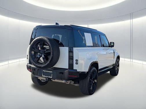 2026 Land Rover Defender P400 X-Dynamic SE