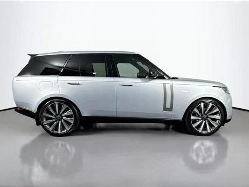 2025 Land Rover Range Rover P400 SE