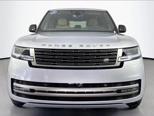 2025 Land Rover Range Rover P400 SE